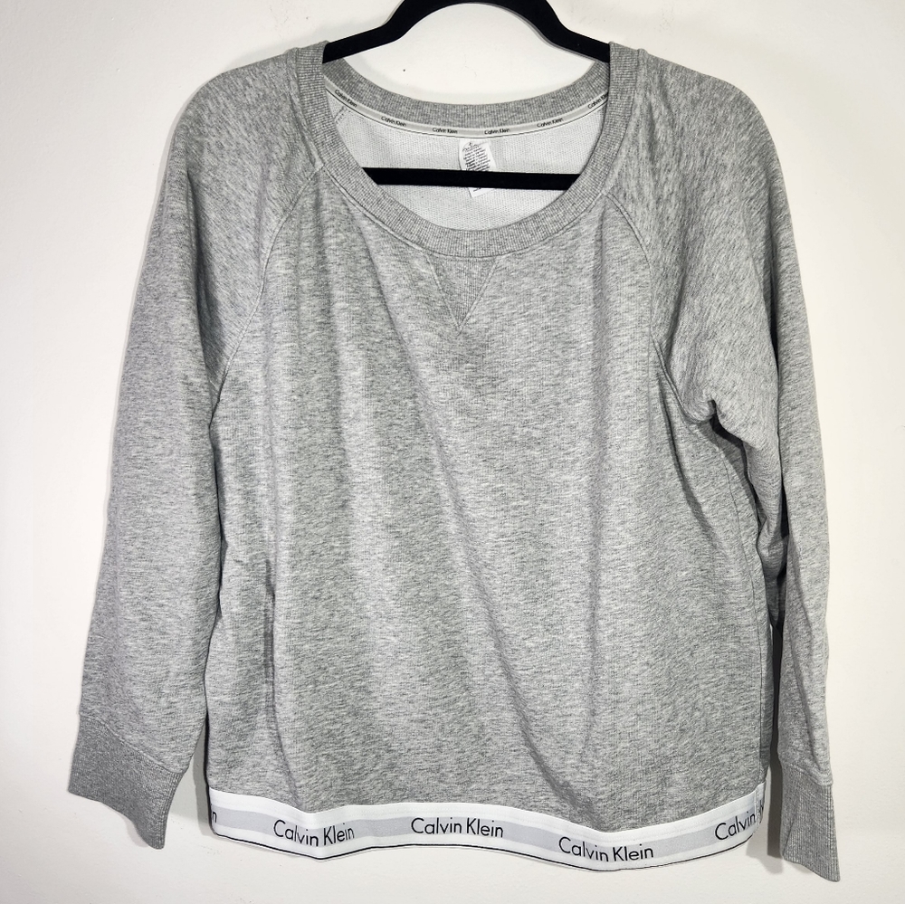 Calvin Klein EUC Gray Women's Cropped Sweatshirt Logo on band at the bottom